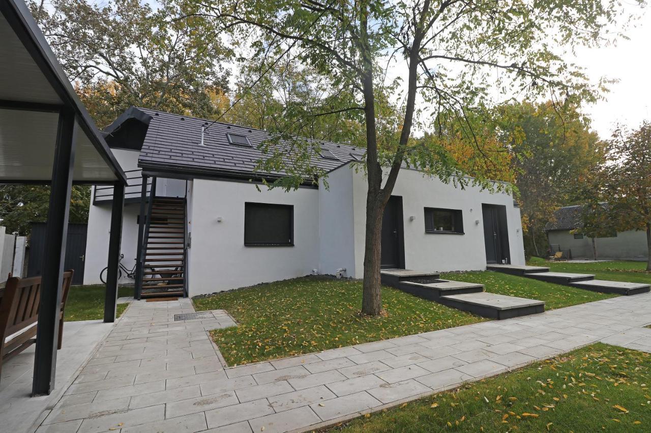 Meszes Apartman Kalocsa Exterior photo